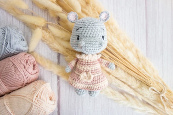 Kit Crochet- La Poupée Hippo "Mrs Tea"