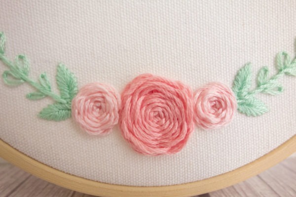 Les trois roses broderies