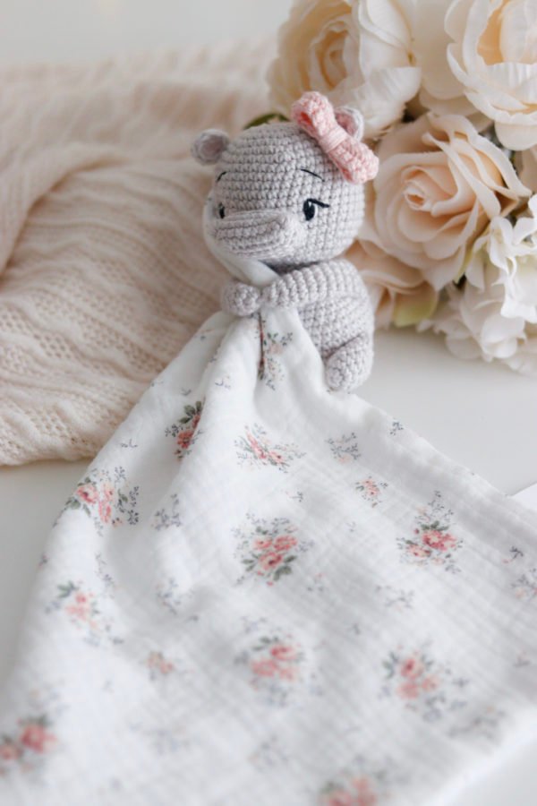 Doudou câlinou Hippo au crochet à personnaliser