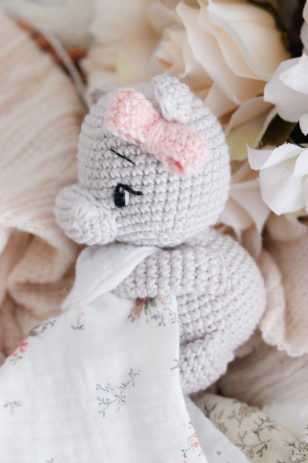 Doudou câlinou Hippo au crochet à personnaliser