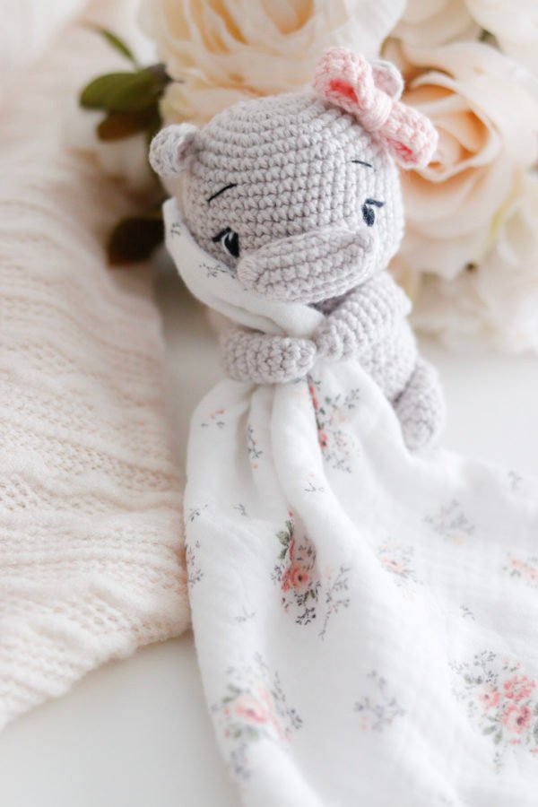 Doudou câlinou Hippo au crochet à personnaliser