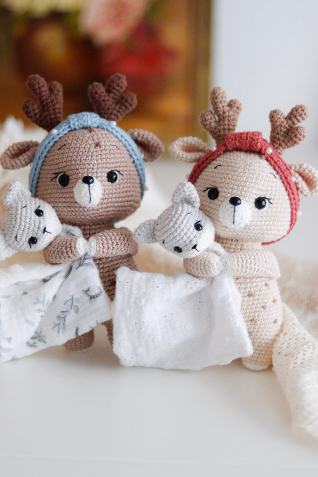 Kit au crochet pour faire le renne de noel. Avec 18 pages au format PDF, vous retrouverez toutes les instruction pour réaliser cet amigurumi au crochet.