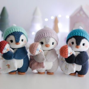 Kit au crochet pour faire le manchot pingouin de noel. Avec 18 pages au format PDF, vous retrouverez toutes les instructions pour réaliser cet amigurumi au crochet.