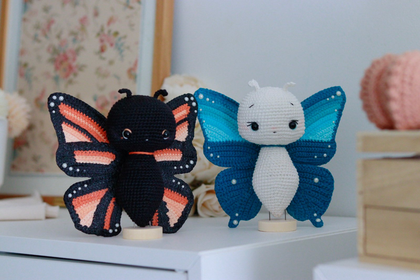 Kit crochet papillon ailes bleu et monarque amigurumi