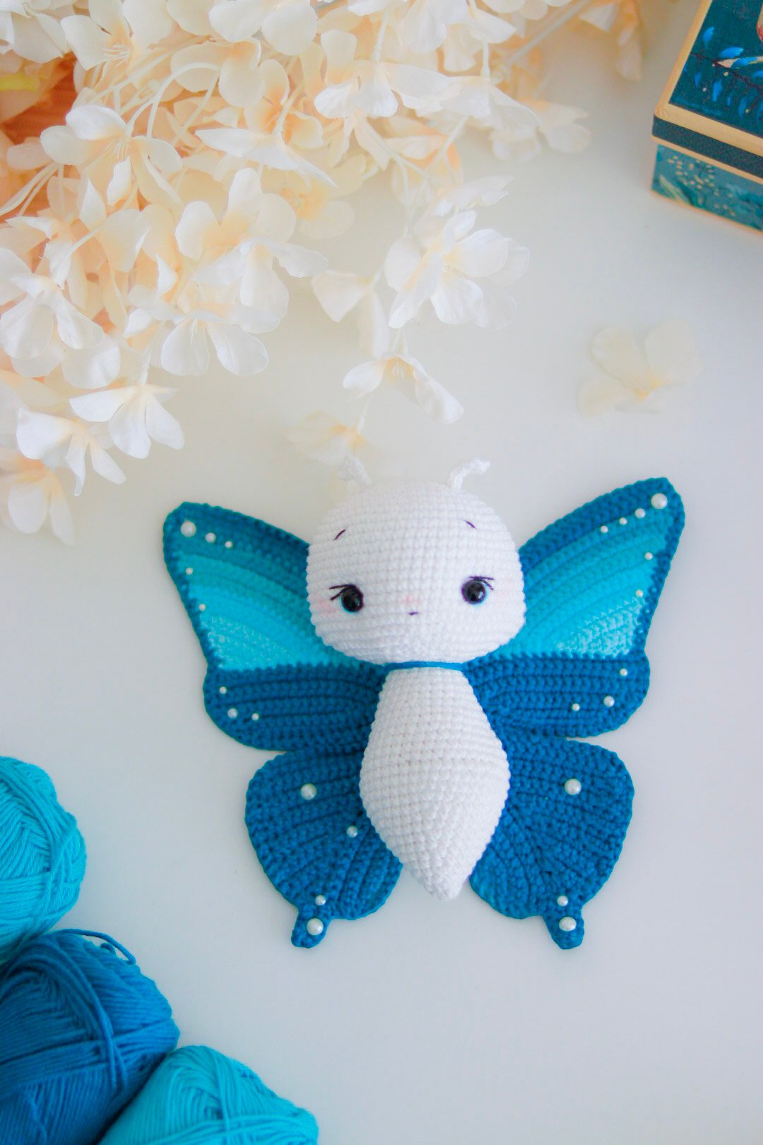 Kit crochet papillon ailes bleu et monarque amigurumi